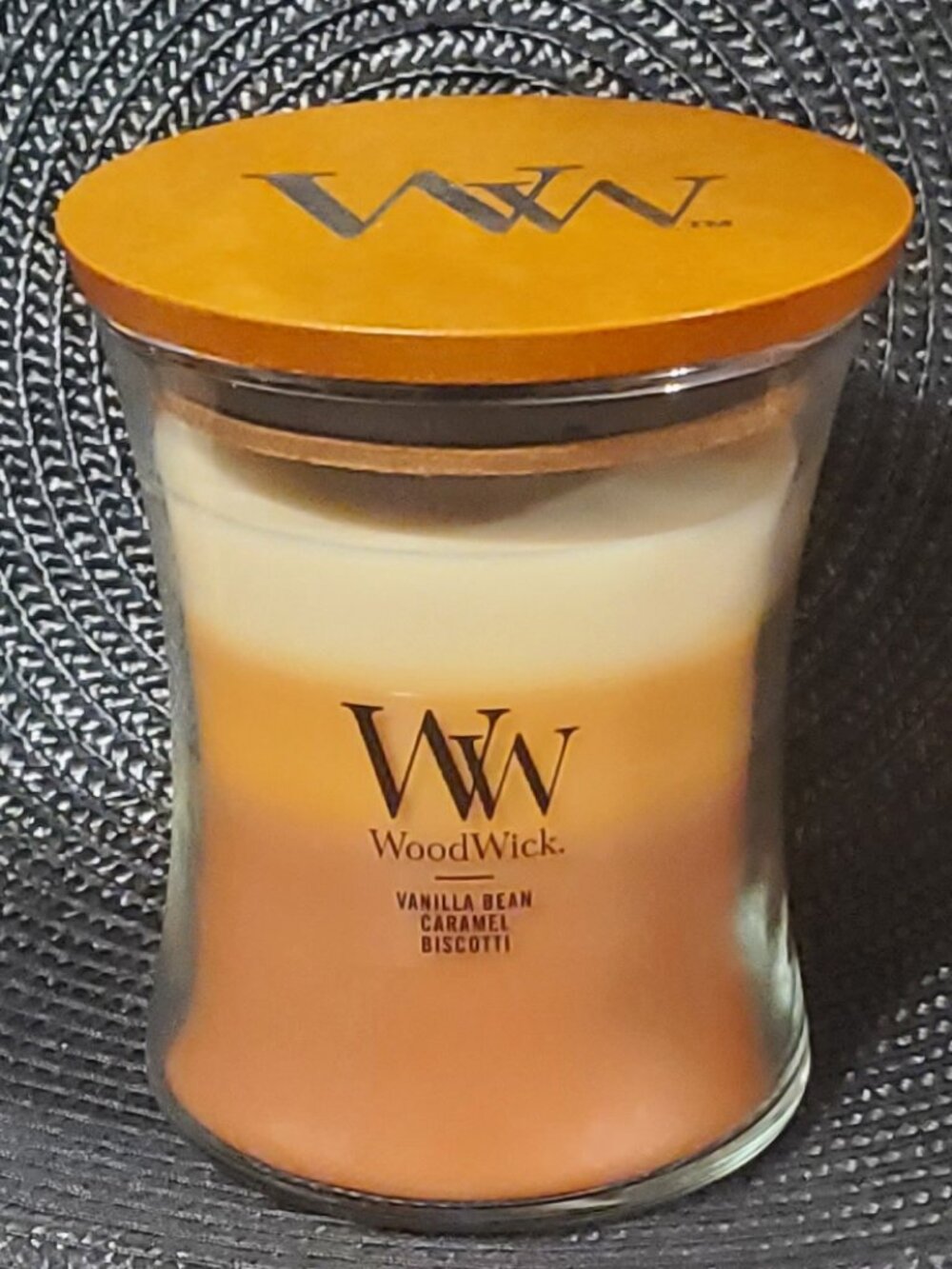 Woodwick Trilogy Cafe Sweets Candle 9.7 oz (medium) Brand New! w/crackling wick!